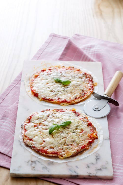 Keto tortilla pizza