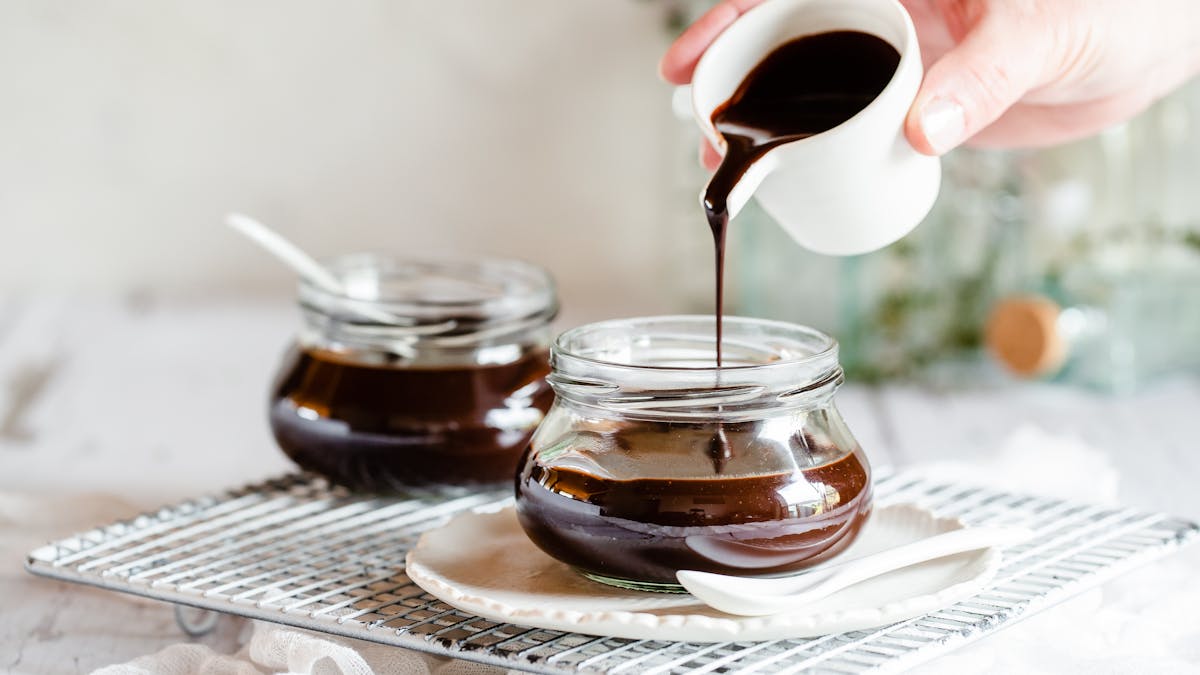 Sugar-free milk chocolate sauce