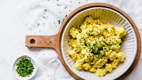 Keto vegan tofu scramble